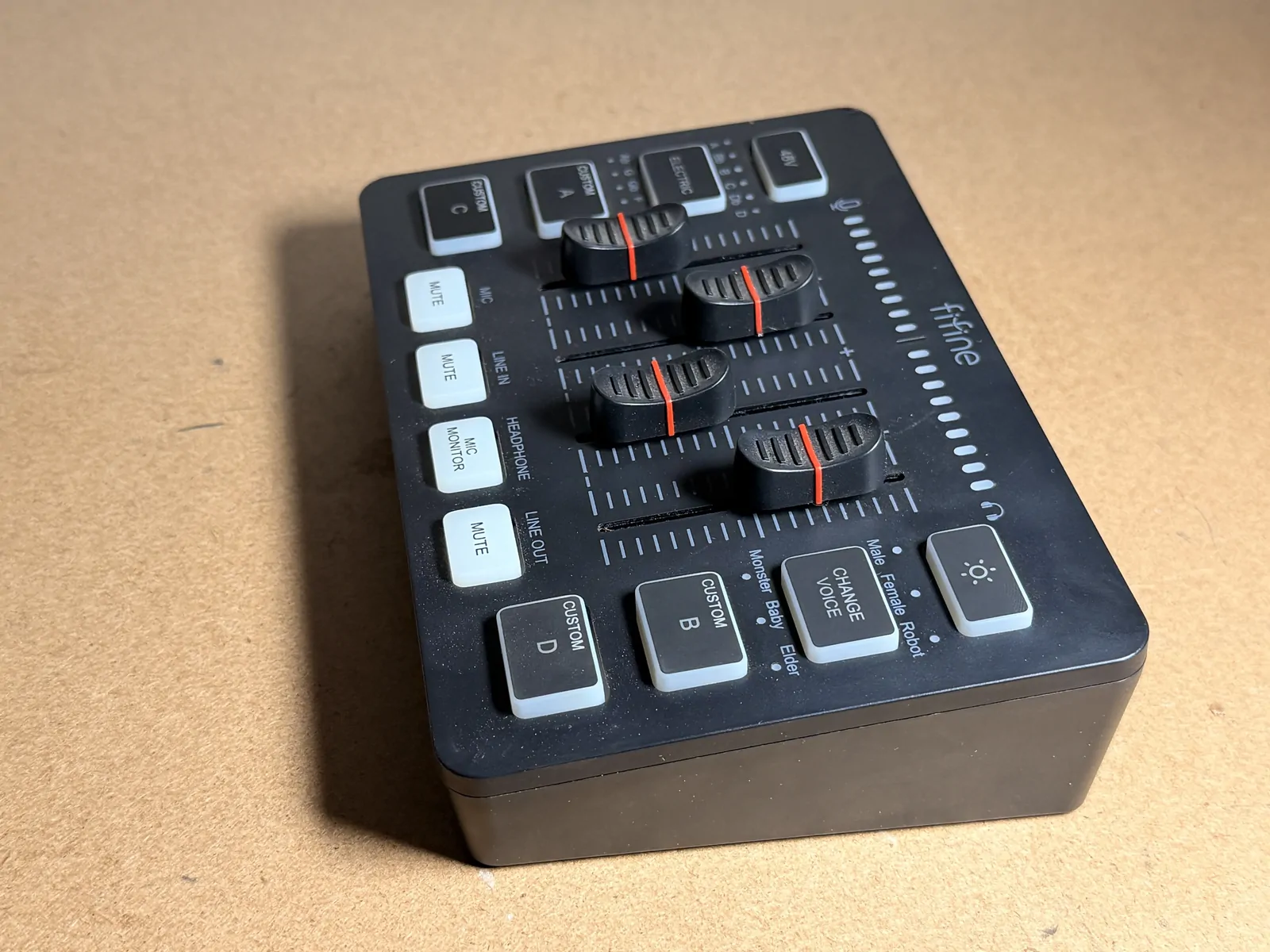 Console audio FIFINE AmpliGame SC3 – Mixer USB avec effets vocaux - Image 3