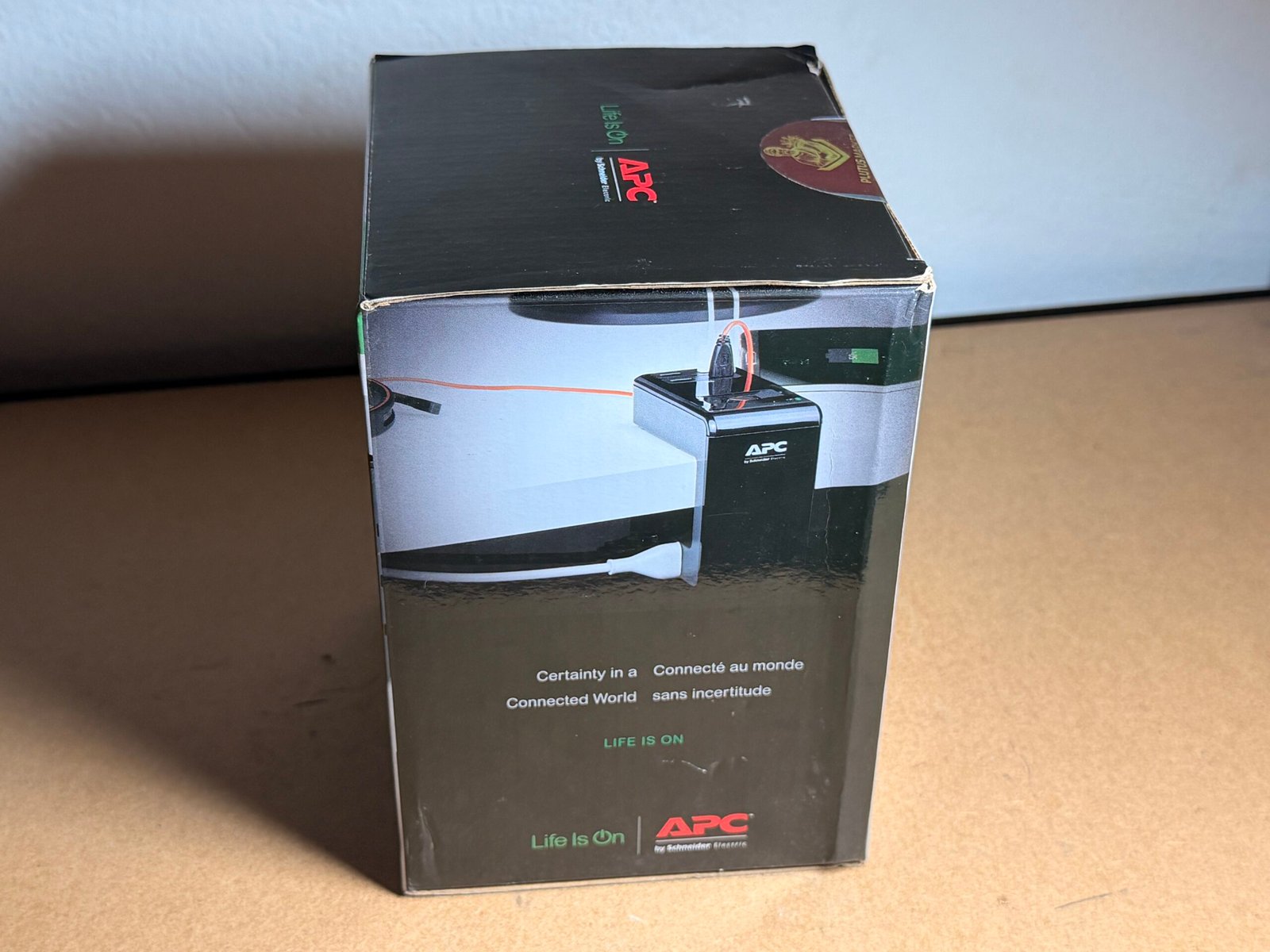 Station d’alimentation APC PE6U4 – 6 prises et 4 ports USB - Image 3
