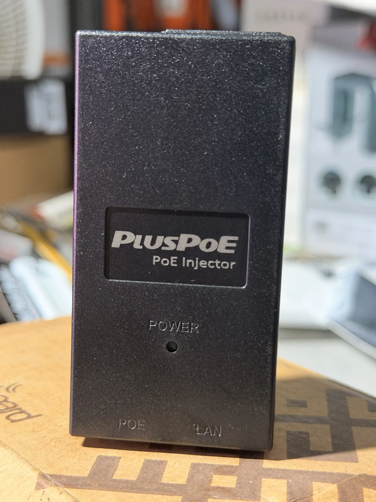 Injecteur Gigabit PoE+ PlusPoE 24 V / 1 A – Modèle POE240100G