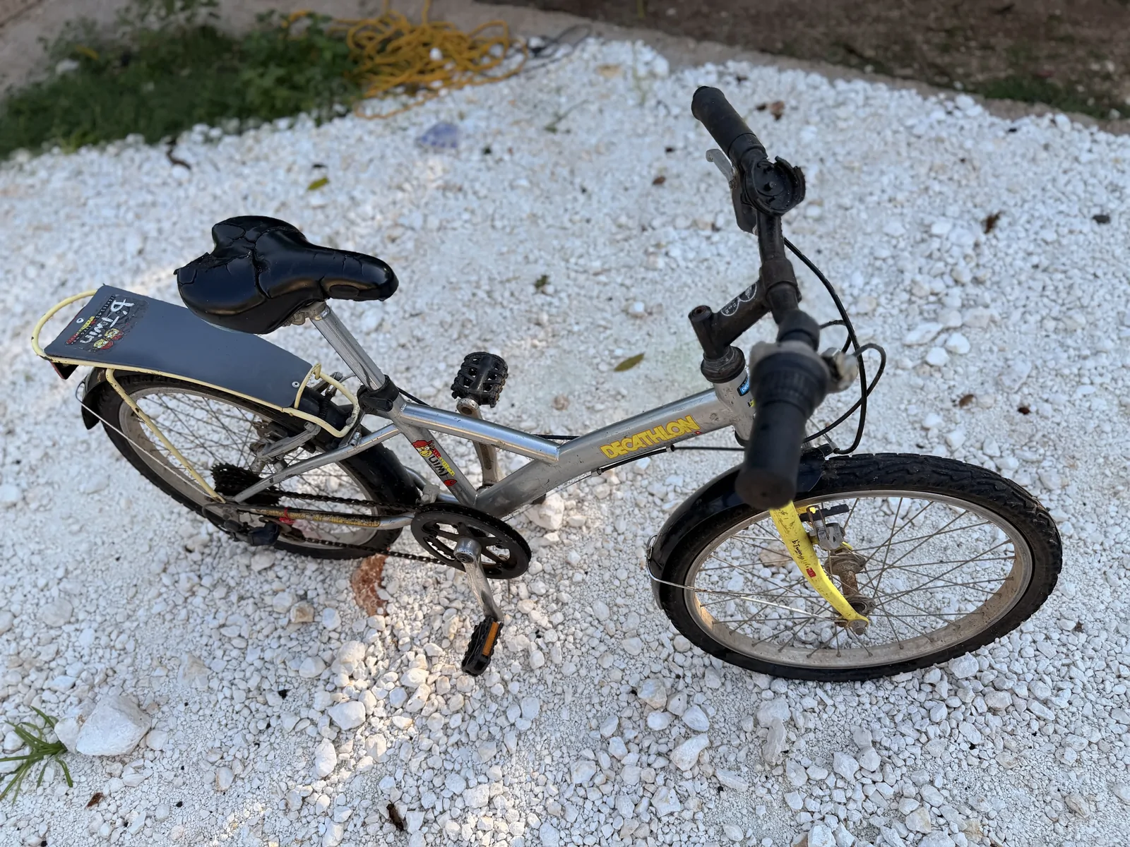 Bisiklèt Decathlon pou timoun – Ak gad-labou ak pòt-bagaj – Okazyon