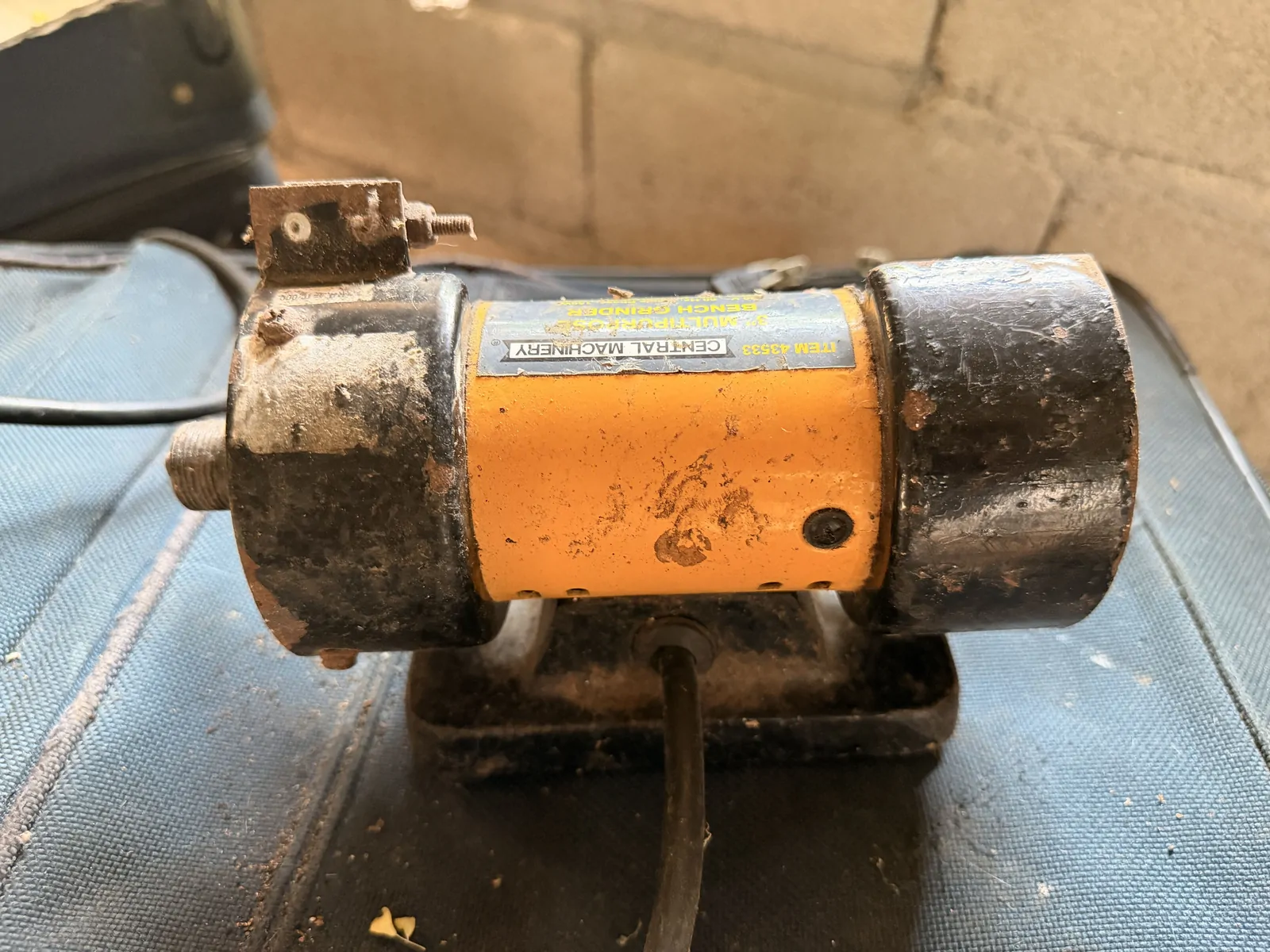 Touret multifonction Central Machinery 43533 – 3 pouces – Occasion - Image 2