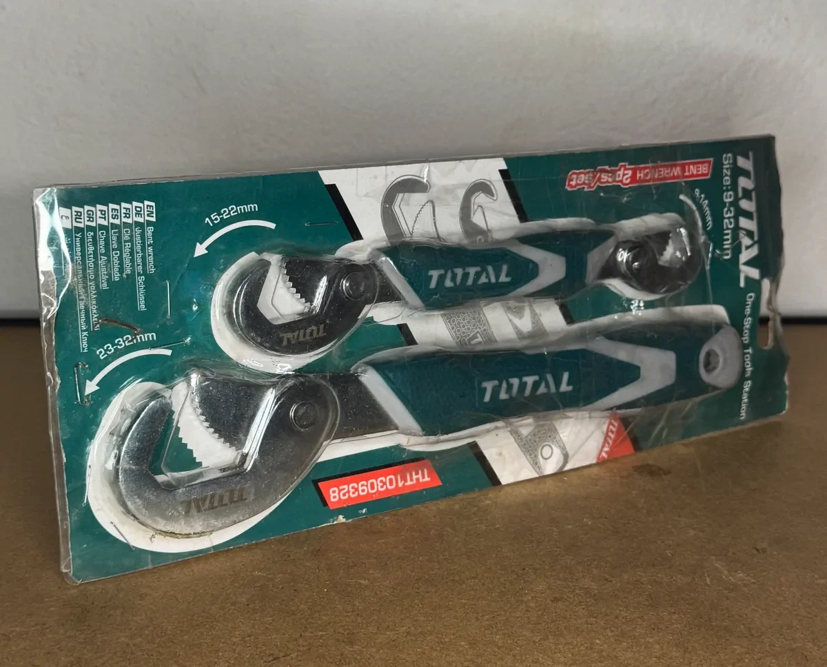 Jeu de 2 clés universelles TOTAL – 9 à 32 mm