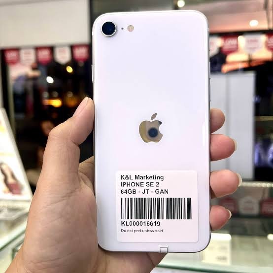 iPhone SE (2yèm jenerasyon) debloke – 64 Go – Dezyèm men